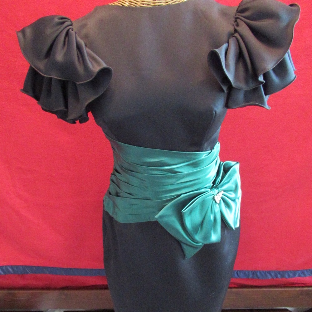 Darcy Black ruffle sleeve Party Dress